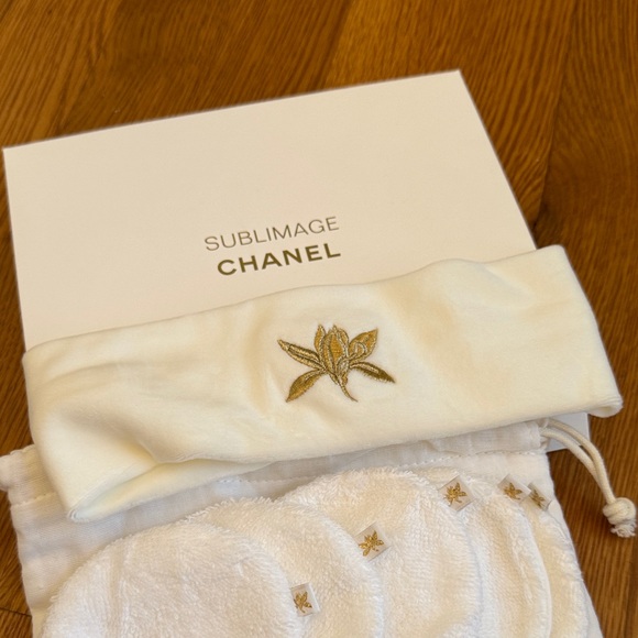 Chanel Sublimage White and Gold Skincare Set - Picture 3 of 5